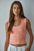 S1187N | Double Layered Seamless Top: White / SM