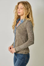 60719 Washed Thermal Button Down Top: Melange Grey / Large