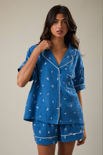 BLUE & WHITE SHORT SLEEVE PAJAMA TOP: