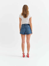 VALLEY GIRL HIGH RISE SHORT IN MANHATTAN