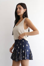 BS909-SK45-WA88 TIE SMOCKED WAIST PRINTED SHORTS: NAVY OVERDYE / M