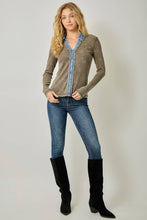 60719 Washed Thermal Button Down Top: Melange Grey / Large