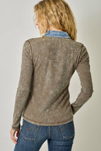 60719 Washed Thermal Button Down Top: Melange Grey / Large