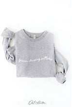 FOREVER CHASING SUNSETS  Graphic Sweatshirt: VINTAGE WHITE LONG SLEEVE / M