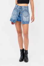 Medium Light Button Zip