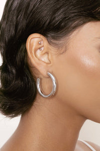 Medium Thick Classic Hoops: 18k Gold Plated / One Size