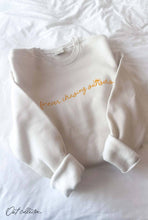 FOREVER CHASING SUNSETS  Graphic Sweatshirt: VINTAGE WHITE LONG SLEEVE / L