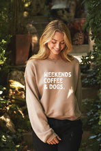 WEEKENDS COFFEE AND DOGS  Mid Graphic Sweatshirt: HEATHER DUST / M