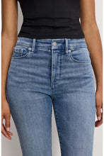 Good Legs Straight Light Blue 1154