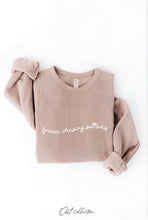 FOREVER CHASING SUNSETS  Graphic Sweatshirt: VINTAGE WHITE LONG SLEEVE / M