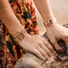 Soul Sisters - inspirational mantraband® cuff bracelet: Silver / Original
