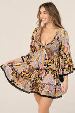 C4H74-A967 V NECK SMOCKED BUST FLARE BELL SLEEVE LACE TRIM F: Black / L