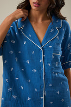 BLUE & WHITE SHORT SLEEVE PAJAMA TOP: