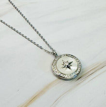 Shine Compass Open Locket Pendant Necklace: Silver