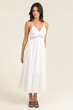 C4A54-EM08 EYELET EMBROIDERED MIDI DRESS WITH LACE INSET: L