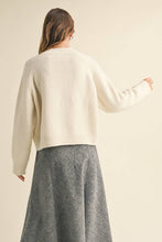 T3823   LETTER FRONT SWEATER TOP: CREAM_NY / M