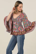 C2584-A928 V NECK SMOCKED BUST WIDE FLARE BELL SLEEVE PRINTE: MULTI / S