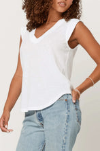 White Tee- project social