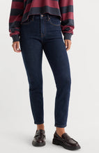 Good Legs Straight Dark Wash