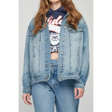 Light Wash Clean Oversized Jacket