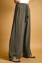 MMP469   COTTON LINEN SMOCKED WAIST PANTS WITH TASSEL: DEEP MOSSY / S