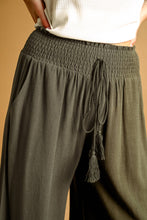 MMP469   COTTON LINEN SMOCKED WAIST PANTS WITH TASSEL: DEEP MOSSY / S