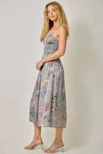 61726 Smocked Nature Print Midi Dress: Black / Small