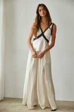 L8810 | Woven Satin Contrast Lace Trim Detail Sleeveless Top: Black / L