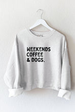 WEEKENDS COFFEE AND DOGS  Mid Graphic Sweatshirt: HEATHER DUST / M