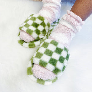 Luxe Lounge Checker Cozy Slipper: Sweet Brown / S/M