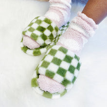 Luxe Lounge Checker Cozy Slipper: Black / L/XL