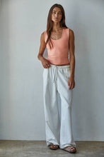 S1187N | Double Layered Seamless Top: White / ML