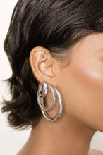 Medium Thick Classic Hoops: 18k Gold Plated / One Size