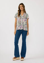 Flutter Sleeve Hidden Button Down Top: MINT/LILAC / S