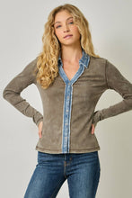 60719 Washed Thermal Button Down Top: Melange Grey / Large