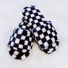 Luxe Lounge Checker Cozy Slipper: Sweet Brown / S/M