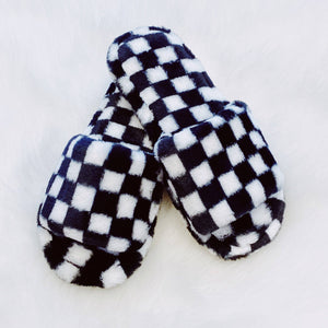Luxe Lounge Checker Cozy Slipper: Sweet Brown / S/M