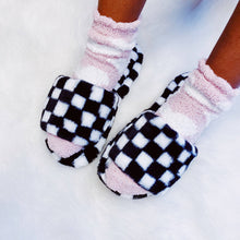 Luxe Lounge Checker Cozy Slipper: Black / L/XL