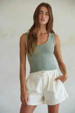 S1187N | Double Layered Seamless Top: White / SM