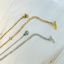 Shine Compass Open Locket Pendant Necklace: Silver