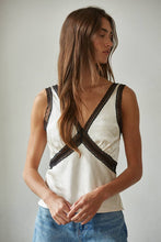 L8810 | Woven Satin Contrast Lace Trim Detail Sleeveless Top: Black / M