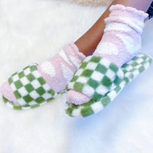 Luxe Lounge Checker Cozy Slipper: Black / L/XL